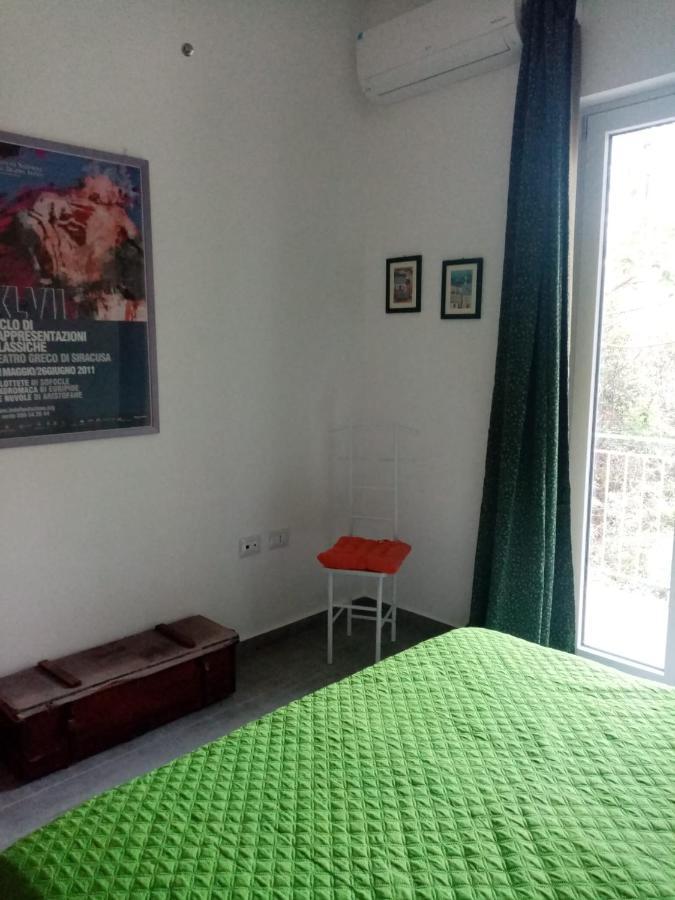Lo Scorcio Della Neapolis Accogliente Appartamento Pressi Parco Neapolis Syrakusa Exteriör bild